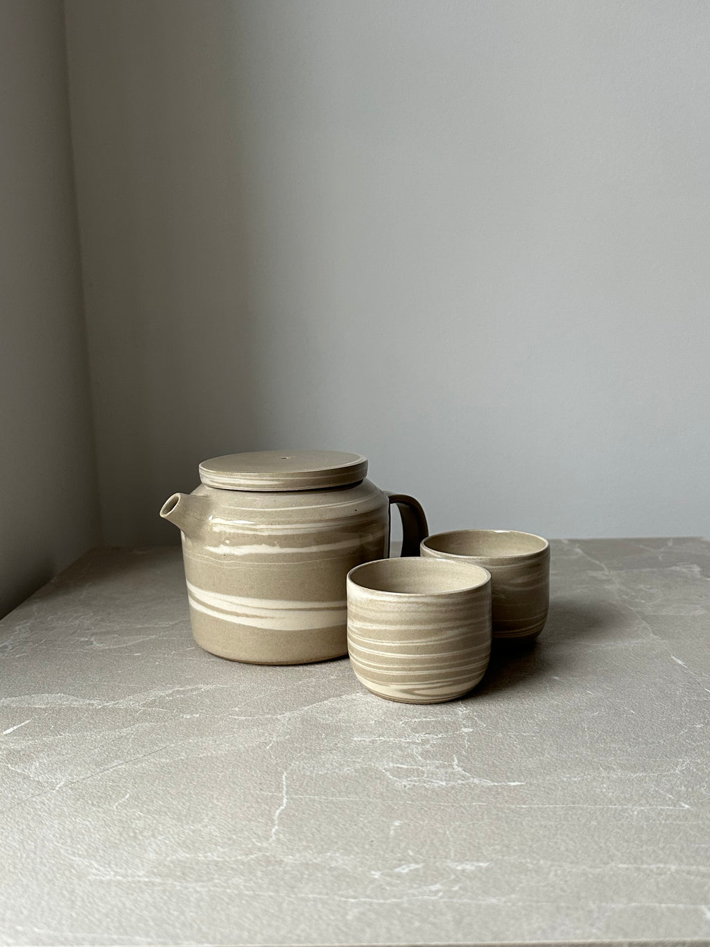Théière grège et son duo de tasses - Terra Nostra