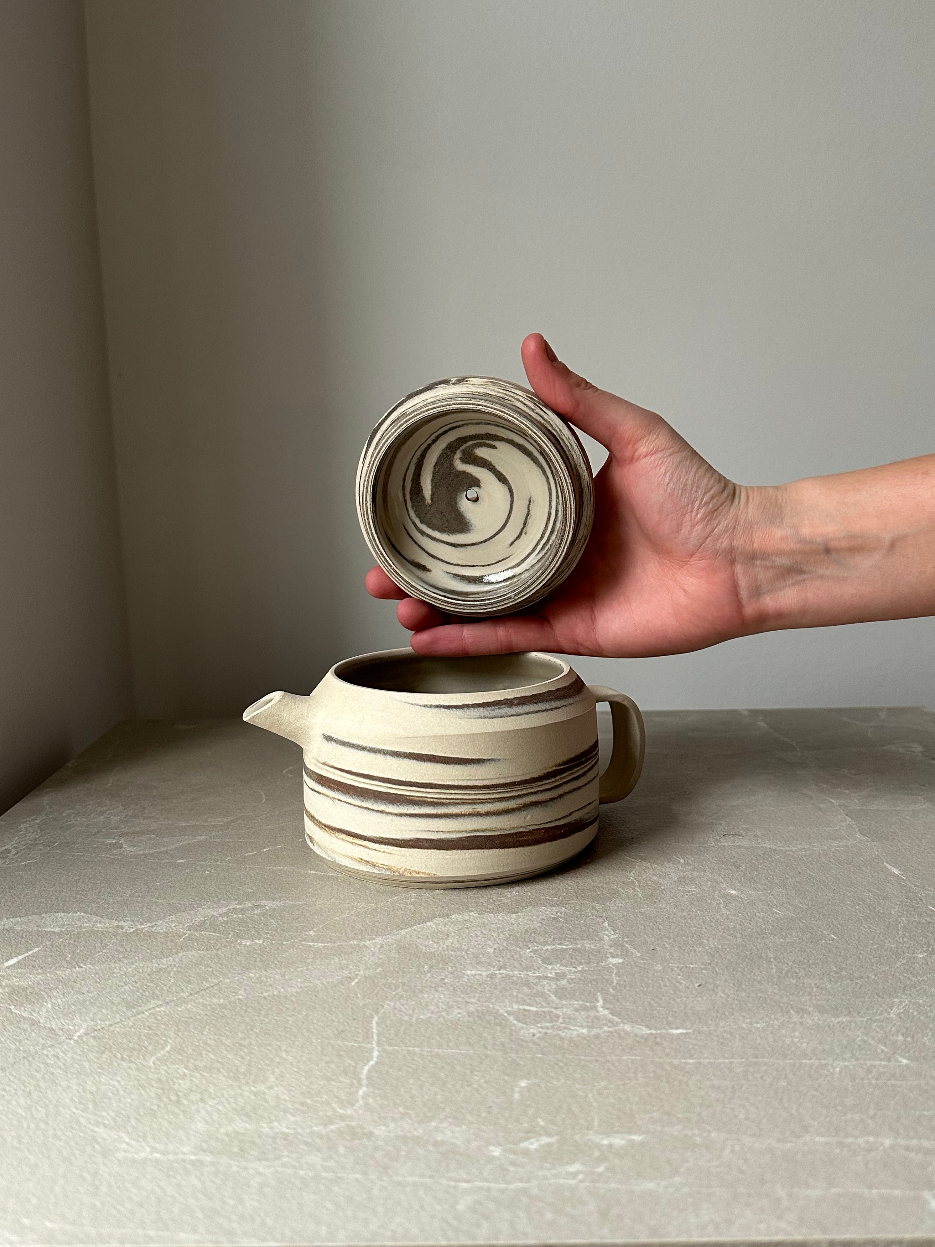 Petite théière crème et marron et sa tasse - Terra Nostra