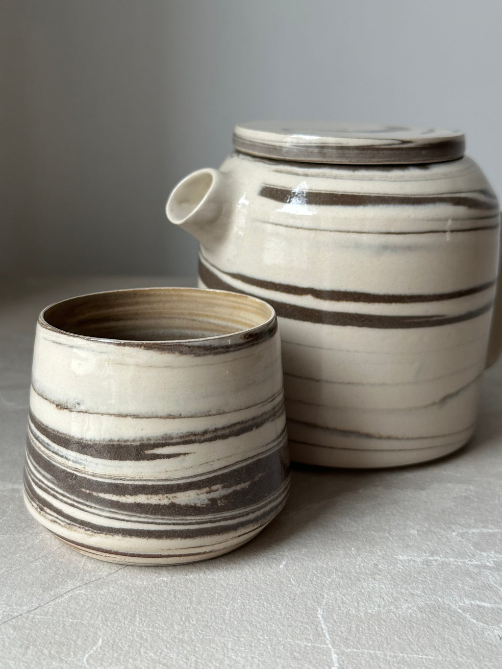 Grande théière crème et marron et sa tasse - Terra Nostra