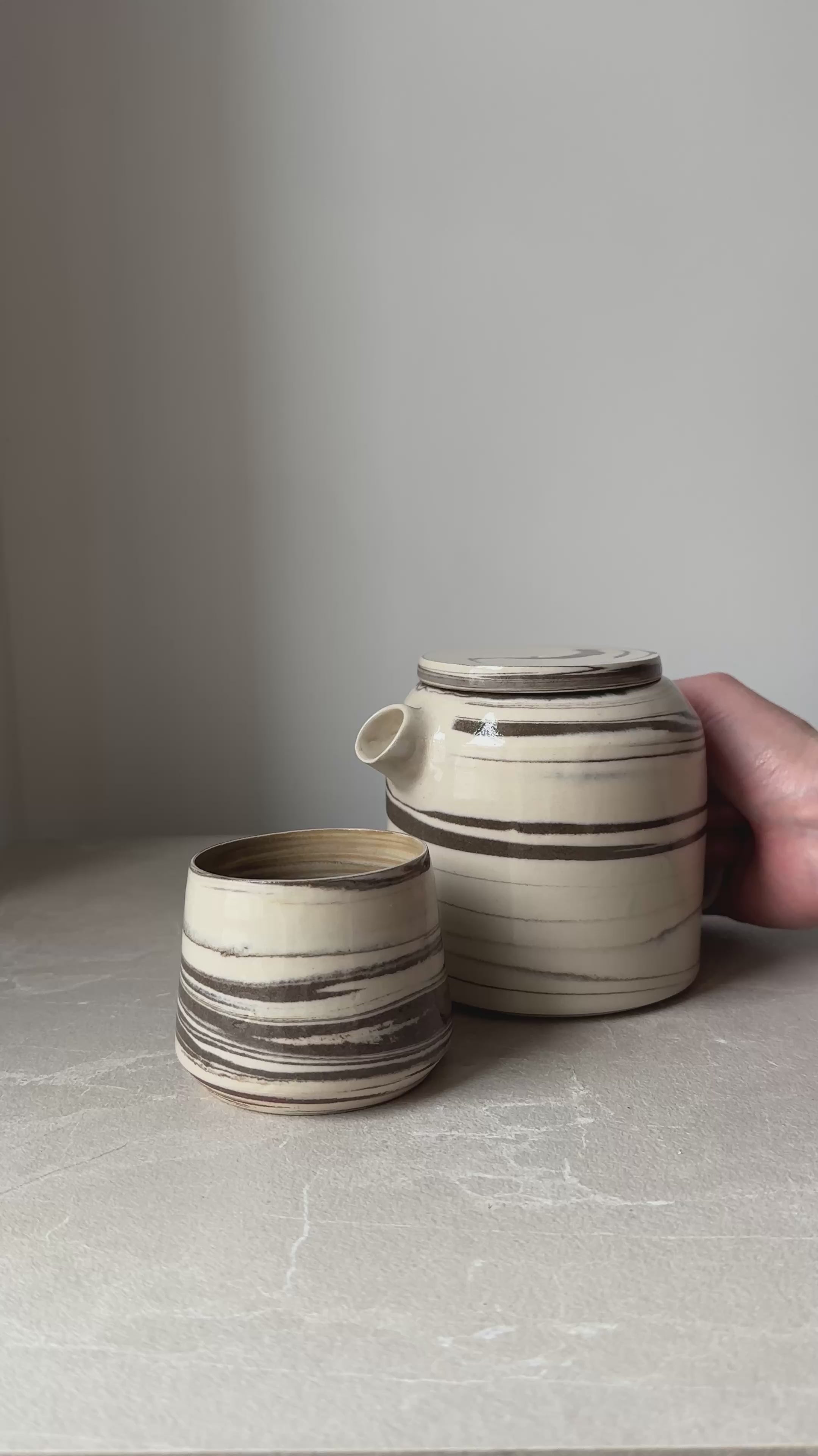 Grande théière crème et marron et sa tasse - Terra Nostra